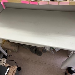 オフィスデスクの画像