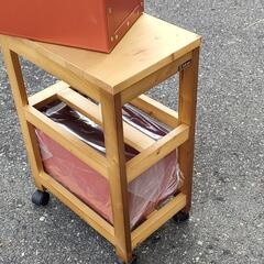 新品　パイン材　ラック　キャスター付きの画像
