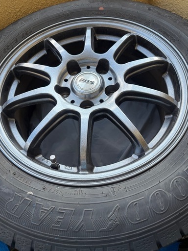 205/65r/16 スタッドレスタイヤホイールセット　ヤリスクロス