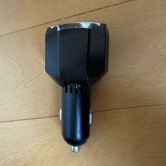 カー充電器 リバーシブルUSB 3ポート 自動判定 インジケーター付の画像