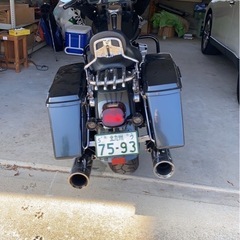 　連絡待ってます！Harley-Davidson FLHXの画像