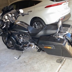 　連絡待ってます！Harley-Davidson FLHXの画像
