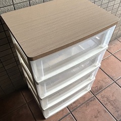 プラスチック収納タンスの画像