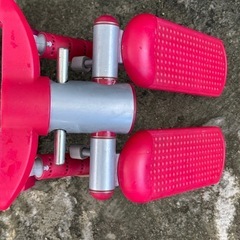 8月31日日曜日に取りに来てくれる方限定で格安です　小型フィットネス器具の画像