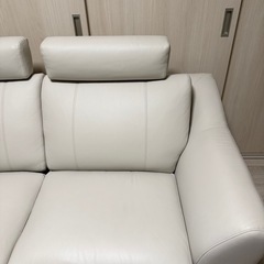 革　ソファ　2.5人掛けの画像