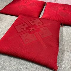 座布団 3枚セットレッド 法事 催事 茶室 和室 客間 集まり 幅56cm×奥行60cm×高さ8cmの画像