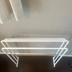  【使用一年未満】ニトリ バスタオルスタンドの画像