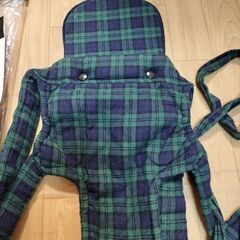OPPER 抱っこ紐 緑と紺のチェック柄の画像