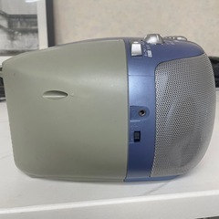 ポータブルCDプレーヤー FM/AMラジオ機能付きの画像