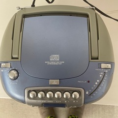 ポータブルCDプレーヤー FM/AMラジオ機能付きの画像