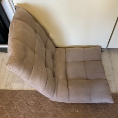 コンパクトな座椅子の画像