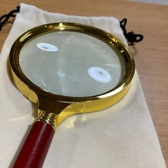 ちょっと高級な拡大鏡の画像