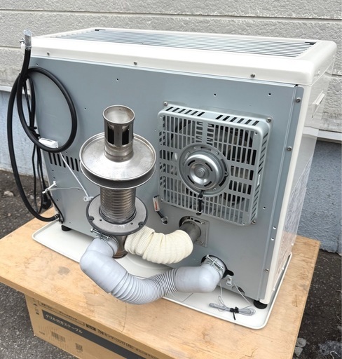 札幌市内配送可 美品 21年製 サンポット カベック FF式輻射石油ストーブ FFR-7011RF A 木造18畳/コンクリート29畳