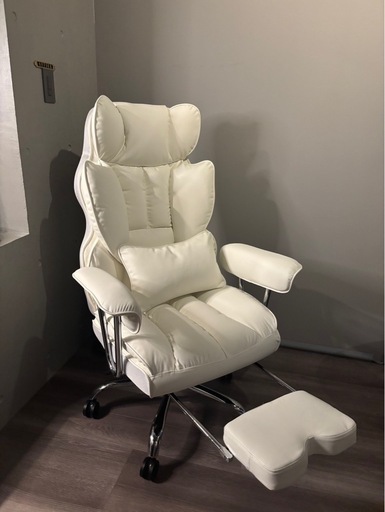 Eeasky ゲーミングチェア（ホワイト）美品・1ヶ月使用・オットマン付き