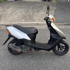 セルにて始動　綺麗　レッツ2 サイドスタンド付きの画像