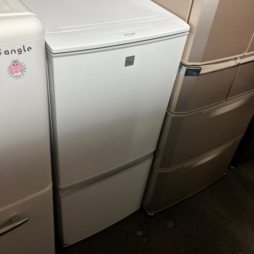 O2508-635 シャープ ノンフロン冷凍冷蔵庫 SJ-14E7-KW 2020年製 動作確認済み キズ汚れ有り