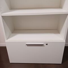 鍵付き棚の画像