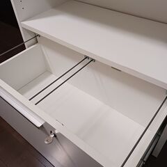 鍵付き棚の画像