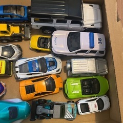 おもちゃ（車）の画像