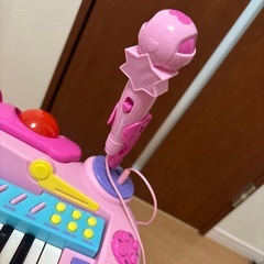 美品 キッズキーボード  椅子 マイク付きの画像