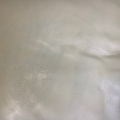 革製ソファとカバーの画像