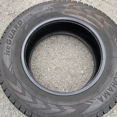 中古スタッドレスタイヤ4本セット！ヨコハマ　アイスガード G075 215/70R16 バリ溝2022年製造！デリカD:5、アルファード、エクリプスクロスの画像