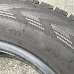 中古スタッドレスタイヤ4本セット！ヨコハマ　アイスガード G075 215/70R16 バリ溝2022年製造！デリカD:5、アルファード、エクリプスクロスの画像