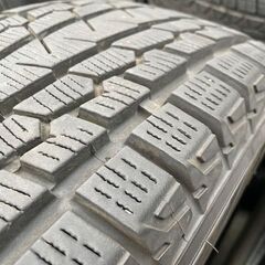 中古スタッドレスタイヤ4本セット！ヨコハマ　アイスガード G075 215/70R16 バリ溝2022年製造！デリカD:5、アルファード、エクリプスクロスの画像
