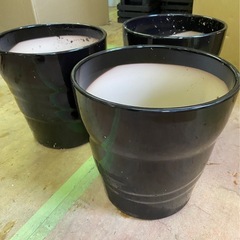 【黒い陶器鉢カバー3点セット／観葉植物用・中古】の画像