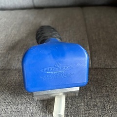 中古品FURminator製のデタングラー、ステンレススチール刃で効果的に抜け毛を取り除きます。の画像