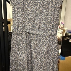 花柄ネイビー半袖ロングワンピース 4Lの画像