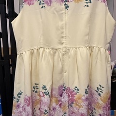 イエローフラワープリントノースリーブワンピースの画像