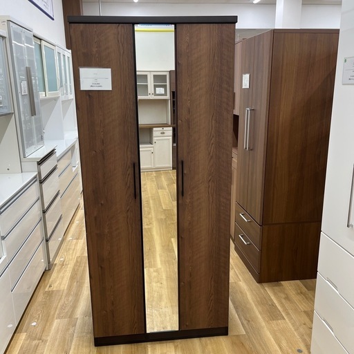 ワードローブ ３枚扉 ブラウン ミラー付 のご紹介です！