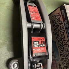 東z82 2t 油圧フロアージャッキ FJ-01 の画像