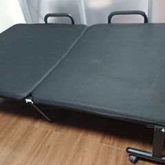 【折りたたみベッド】アイリスオーヤマの画像