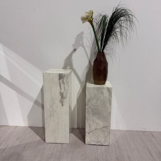 カッテランイタリア　大理石　花台　オブジェ