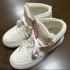 ホワイト ハイカット スニーカー　厚底　Mの画像