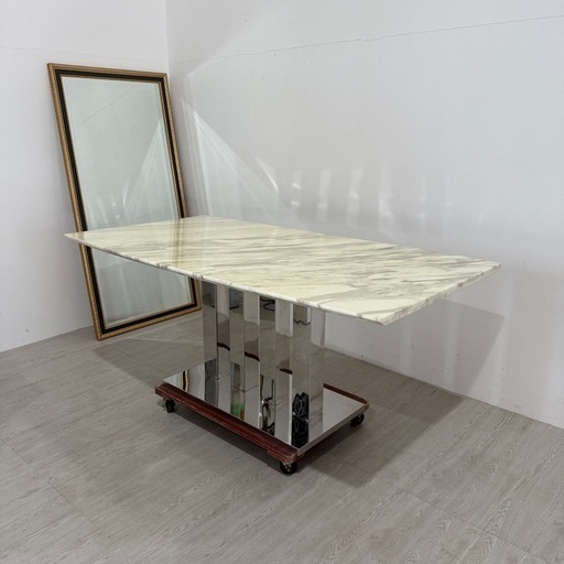 カッテランイタリア　大理石　ダイニングテーブル