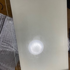 ガラステーブルの画像