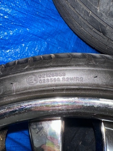 235/30/ZR20 メッキホイール 製造年2024年