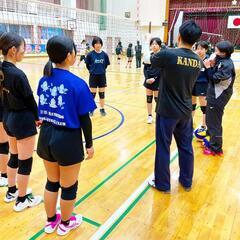 女子小中学生バレーボールクラブチームの画像