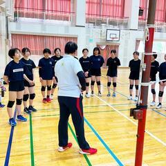 女子小中学生バレーボールクラブチームの画像
