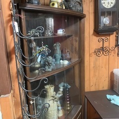 コーナー飾り棚ですの画像