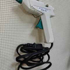 雑貨セット　#ACグルーガンセット　#バトミントンシャトル　#キュコット　プラバン　#フェルトシート　#手芸セット　#毛糸の画像