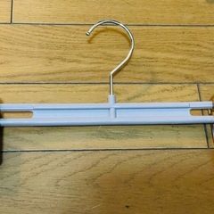 ズボン用ハンガー2種類11本の画像
