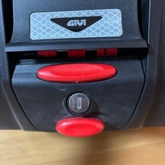GIVIモノロックケース　2ボタンの画像