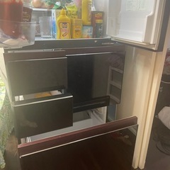 日立大型冷蔵庫の画像