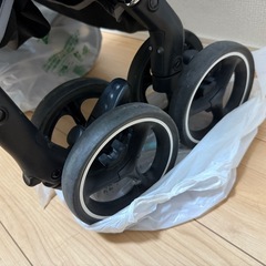 Apricaラクーナエアーコンパクト グレー 星柄の画像