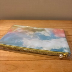 197　新品未使用　ポーチ　虹色　ゆめかわの画像