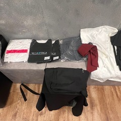 【新品】コックコートとエプロン（黒）×2の画像